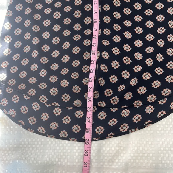 Pleione long sleeved blouse with a small V neckline - Picture 11 of 12